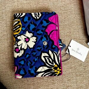 Vera Bradley NWT Travel Wallet